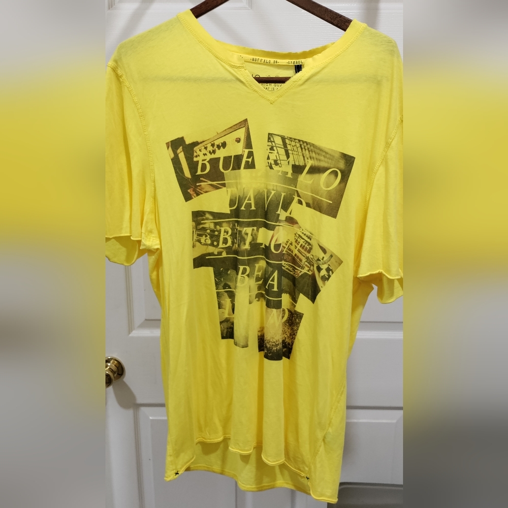 Buffalo David Bitton V neck tee shirt size XL color Yellow